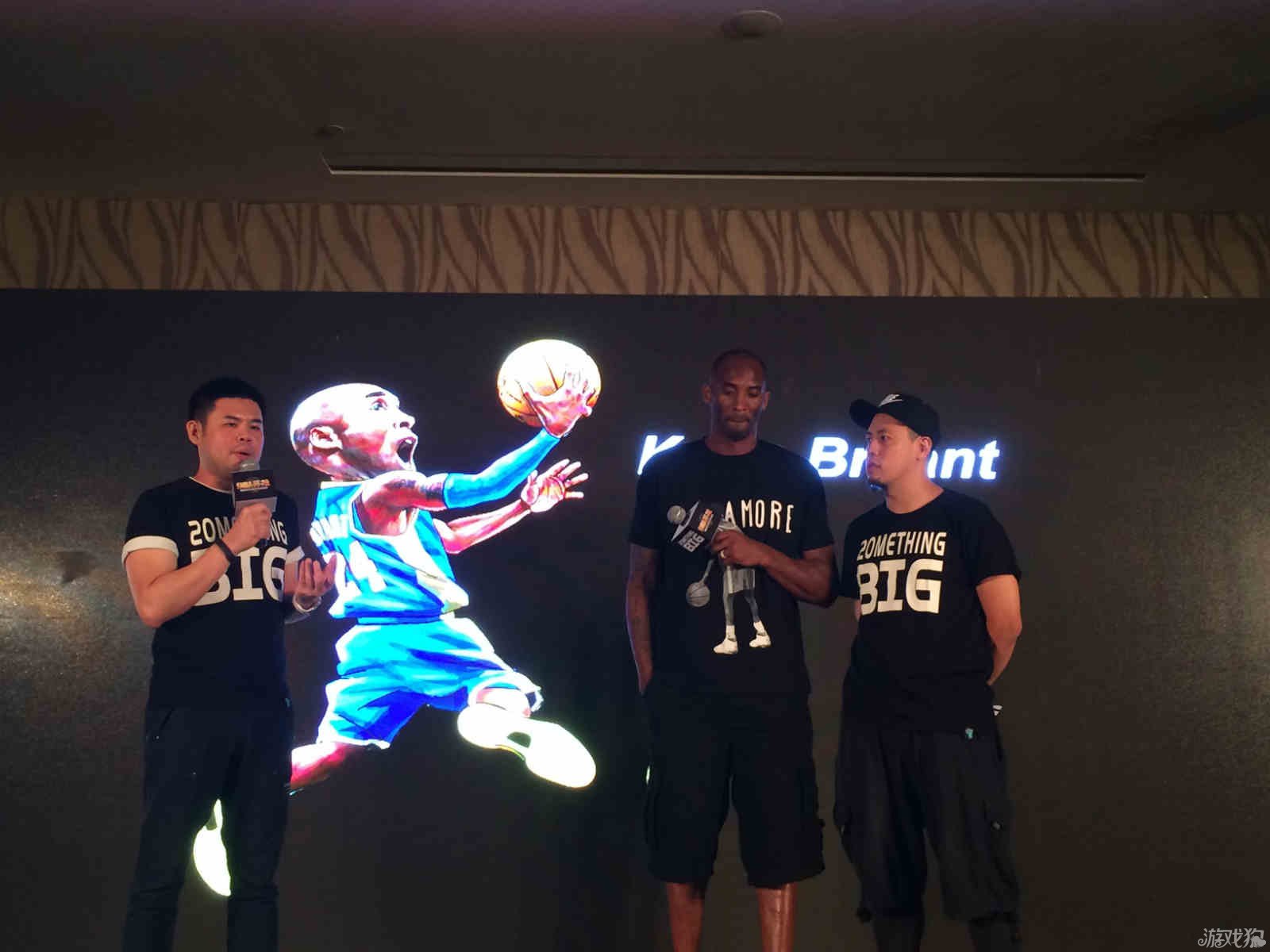 莱万在禁区